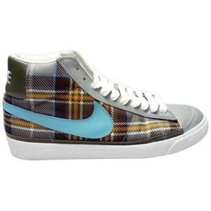 Nike Blazer Mid “Schoolgirl” Edition 2004